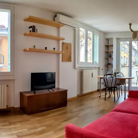 Apartment Casa Altaguardia Porta Romana Metro M3 Milan