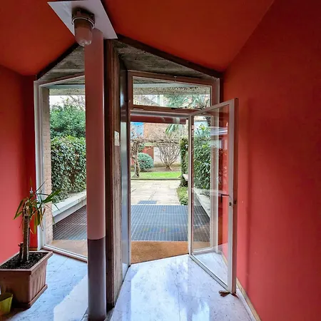 Apartment Casa Altaguardia Porta Romana Metro M3 *